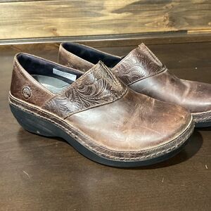 Timberland PRO Women's Renova Slip Resistant Slip-On Brown Size 7.5